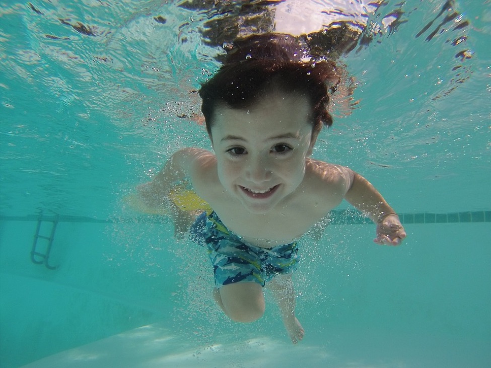 7 Ways To Make Your Swimming Pool Safer For Kids